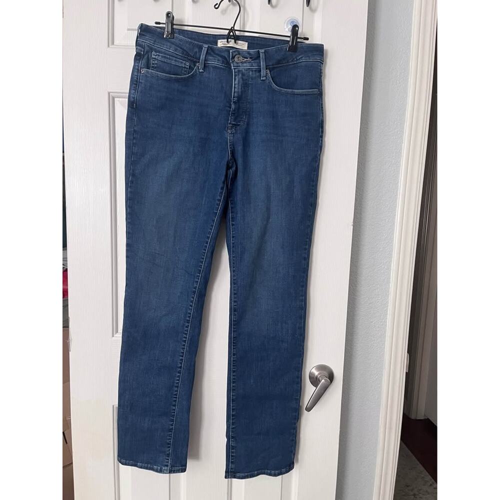 New Levi Strauss Signature Women’s Totally Shaping Straight Jeans Size W30L32